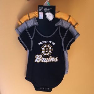 3 Bruins onsies 6-9 months